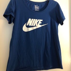 Woman’s Nike shirt